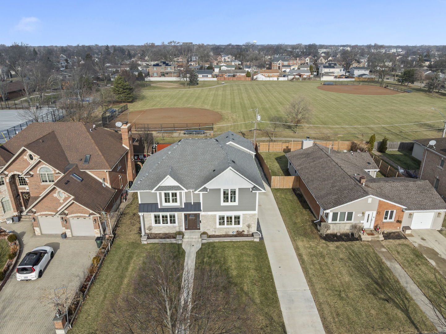 7046 Beckwith Road Morton Grove, IL 60053 - Photo 4 of 38