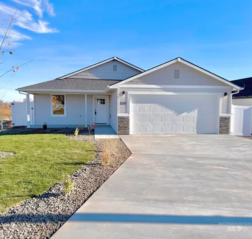 $296,900 | 250 Elm Street North, Vale, OR 97918