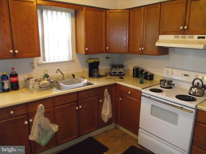 136 Hampshire Road Sicklerville, NJ 08081 - Photo 5 of 8