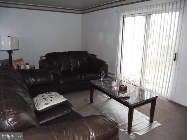 136 Hampshire Road Sicklerville, NJ 08081 - Photo 8 of 8
