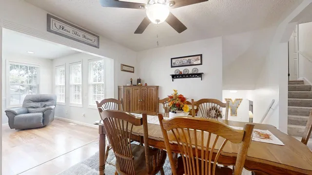 $269,900 | 512 Norton Drive, Oakland, IL 61943