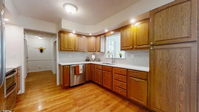 $269,900 | 512 Norton Drive, Oakland, IL 61943