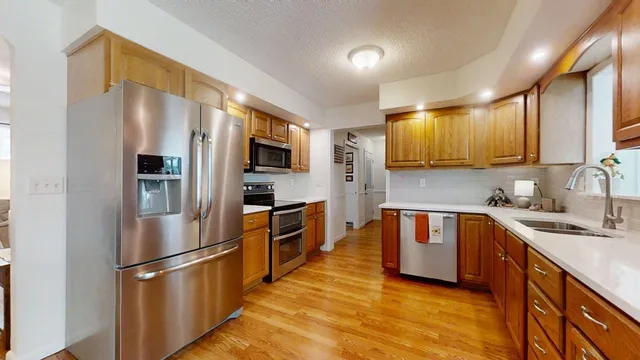 $269,900 | 512 Norton Drive, Oakland, IL 61943