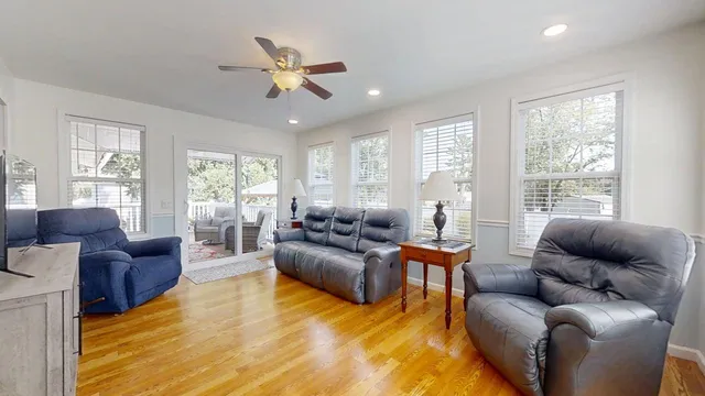 $269,900 | 512 Norton Drive, Oakland, IL 61943