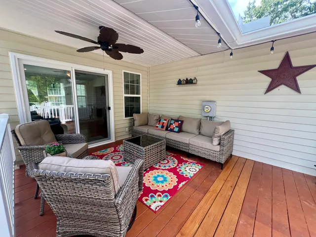 $269,900 | 512 Norton Drive, Oakland, IL 61943