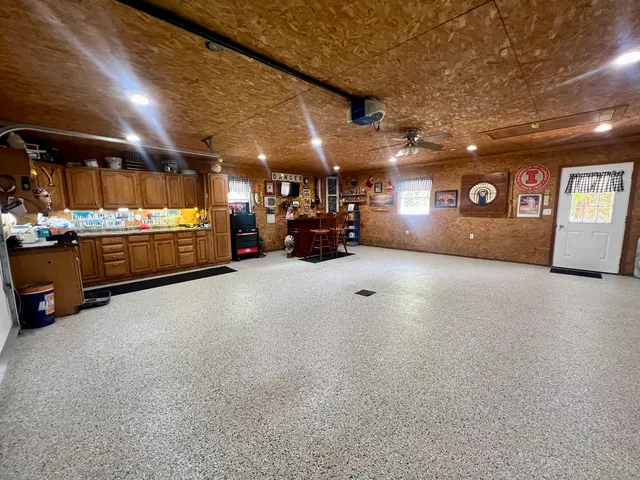 $269,900 | 512 Norton Drive, Oakland, IL 61943