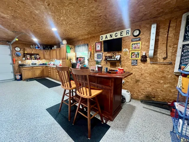 $269,900 | 512 Norton Drive, Oakland, IL 61943