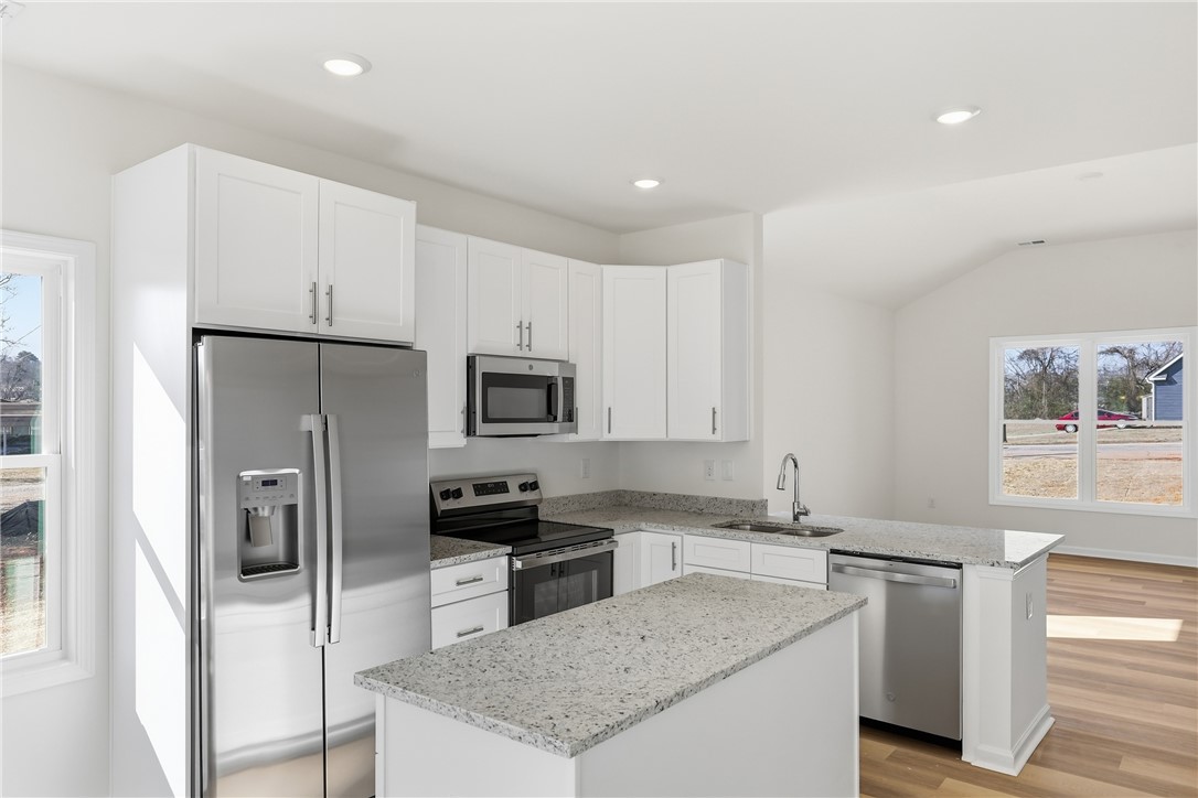 609 South Cherry Street Seneca, SC 29678 - Photo 11 of 24 Kitchen