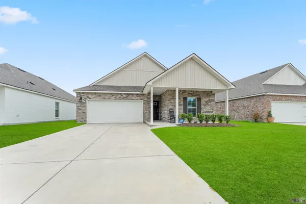 $2,200 | 12780 Sweetleaf Avenue, Denham Springs, LA 70726