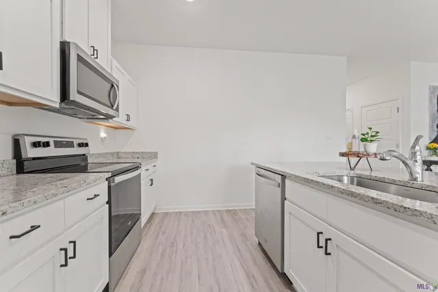 $2,350 | 12780 Sweetleaf Avenue, Denham Springs, LA 70726