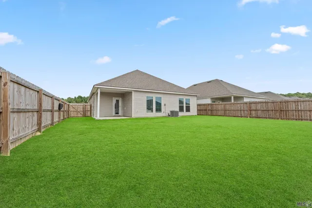 $2,350 | 12780 Sweetleaf Avenue, Denham Springs, LA 70726