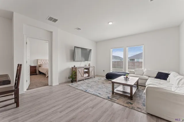 $2,350 | 12780 Sweetleaf Avenue, Denham Springs, LA 70726