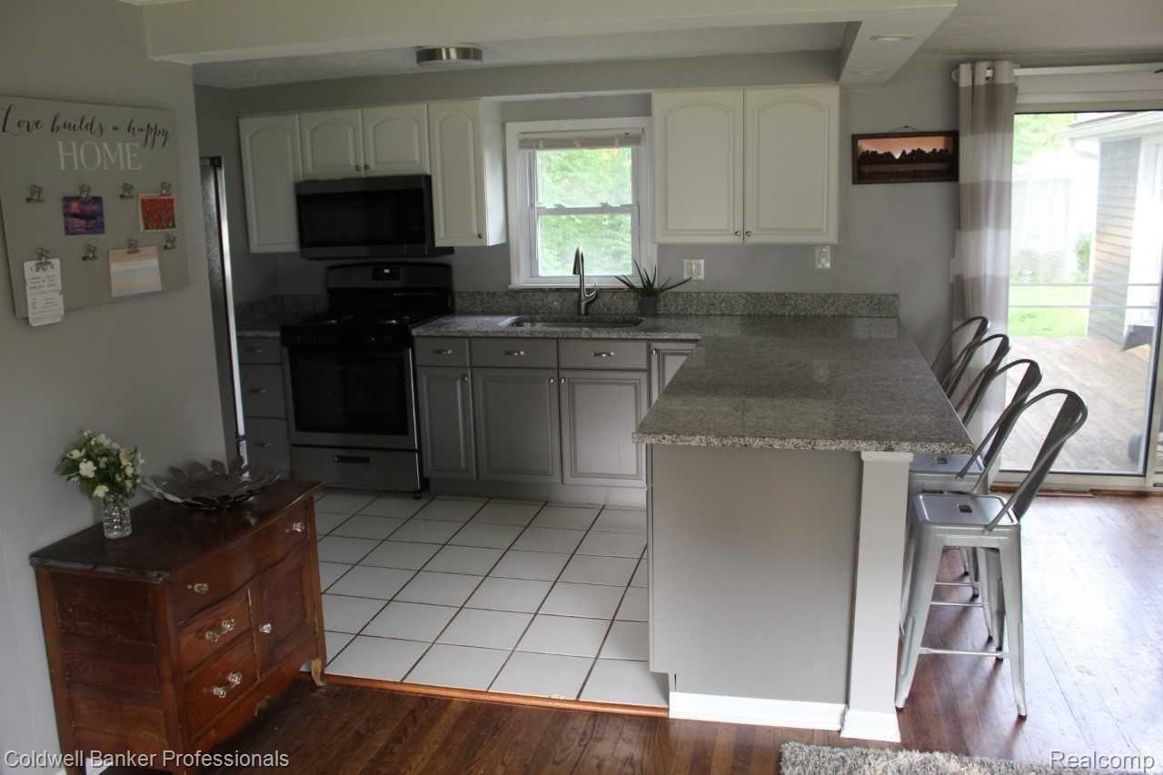 630 North Conklin Road Lake Orion, MI 48362 - Photo 8 of 15 2.jpg