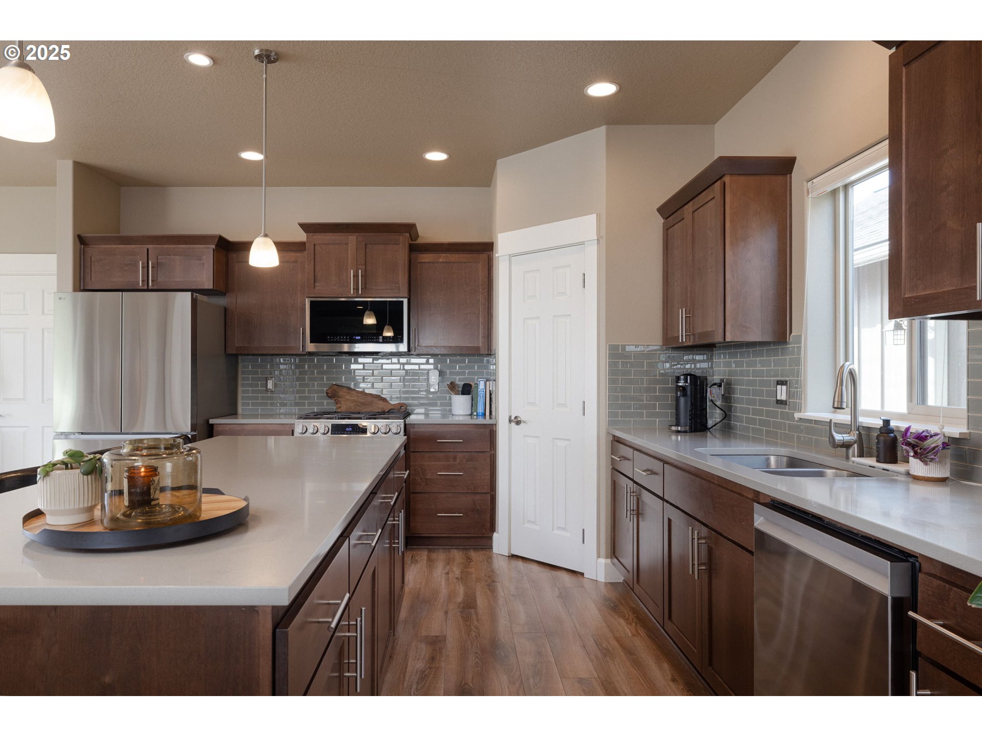 62905 Daniel Road Bend, OR 97701 - Photo 4 of 28