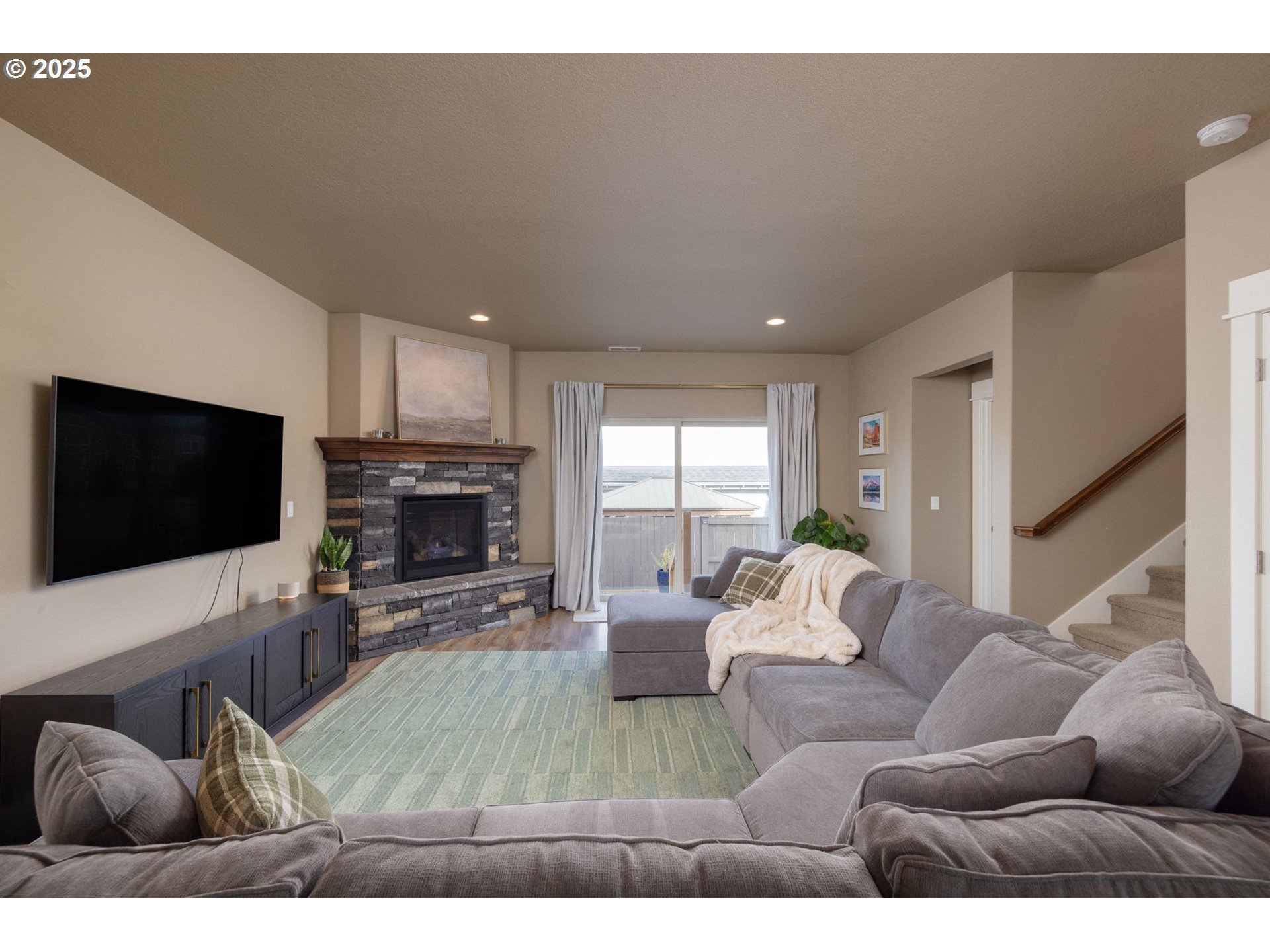 62905 Daniel Road Bend, OR 97701 - Photo 5 of 28