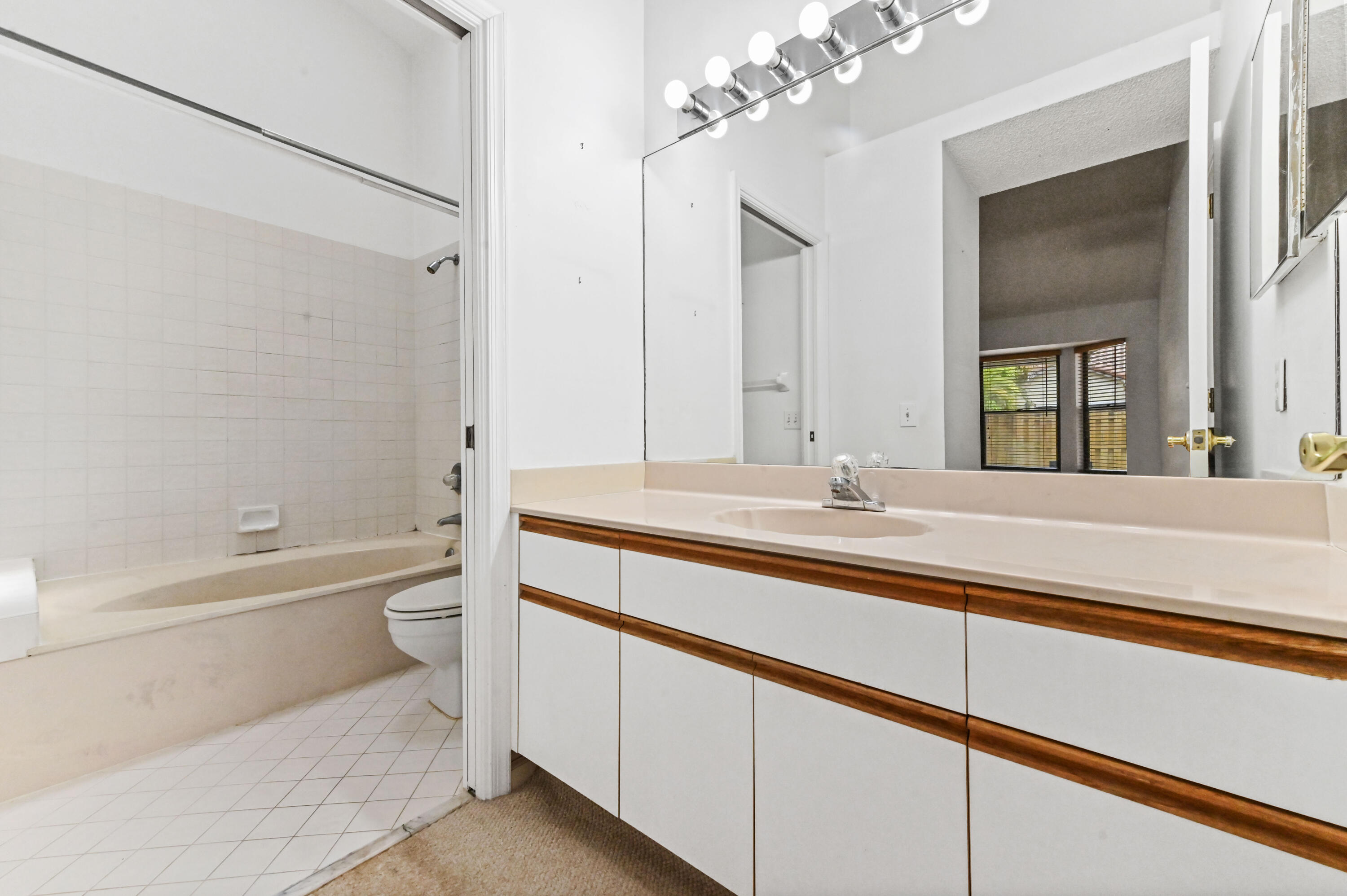 5531 Eton Court Boca Raton, FL 33486 - Photo 20 of 25 21 Bathroom 01