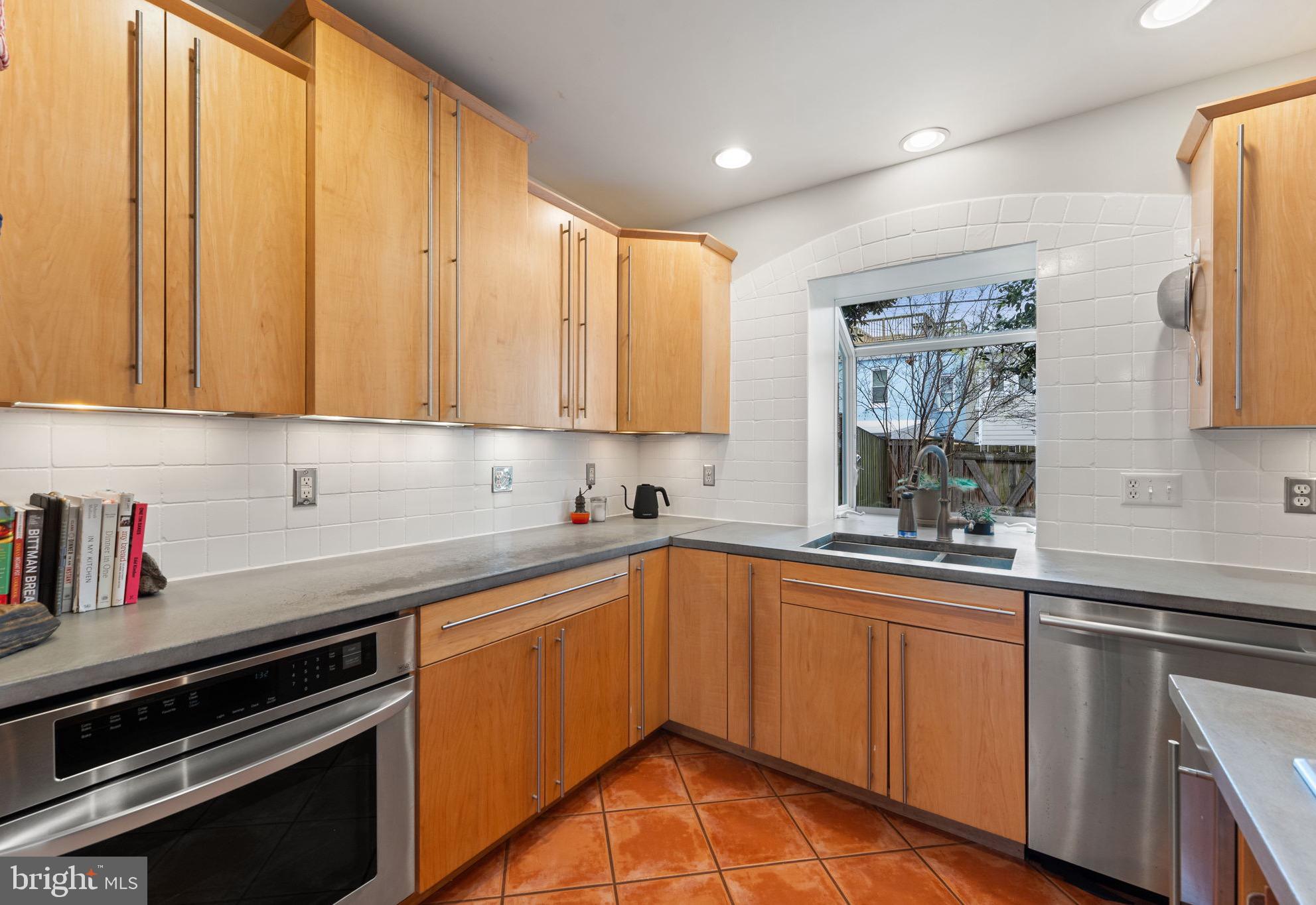 1238 Duncan Place Northeast Washington, DC 20002 - Photo 8 of 29