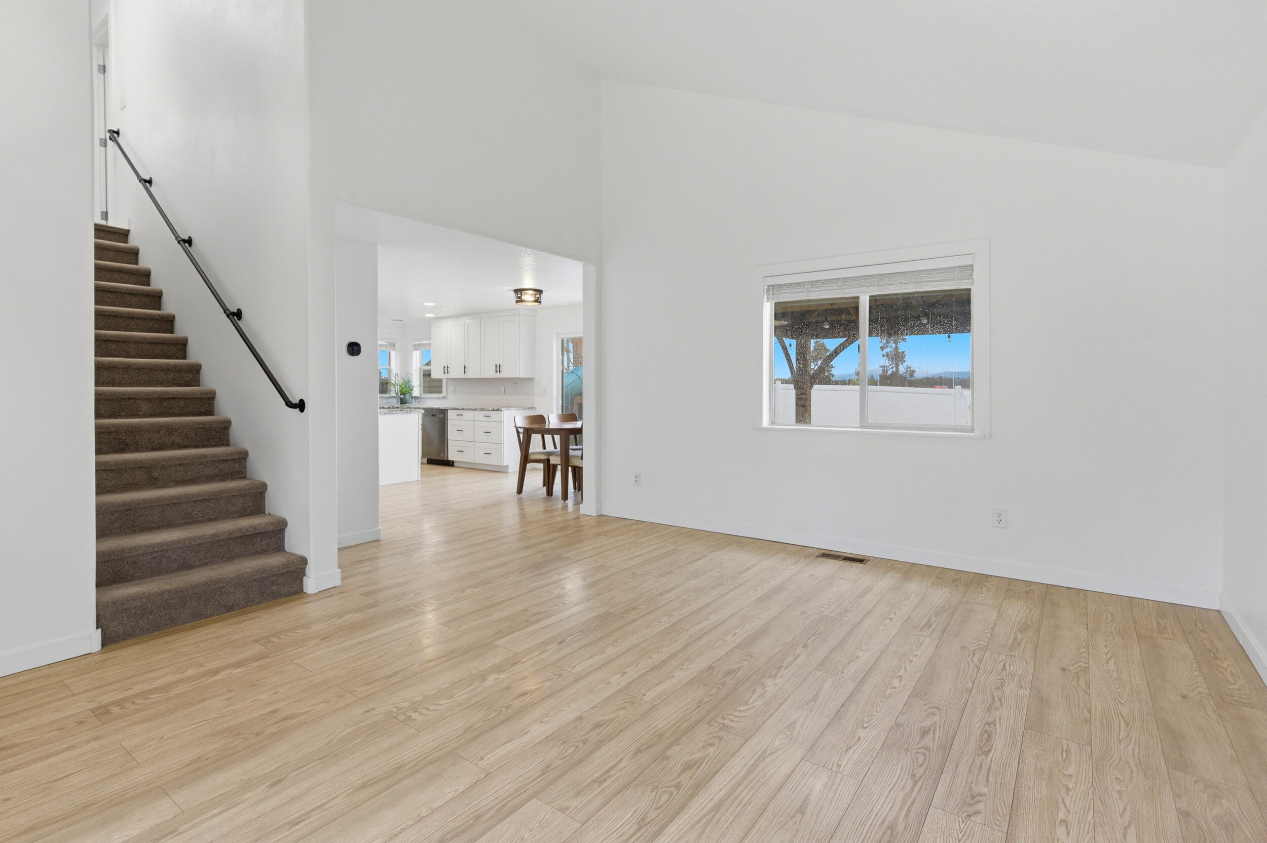 51281 Riley Lane La Pine, OR 97739 - Photo 4 of 36