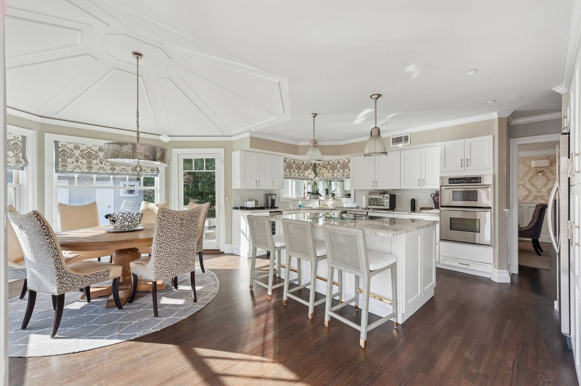 3368 Noyack Road Sag Harbor, NY 11963 - Photo 10 of 23