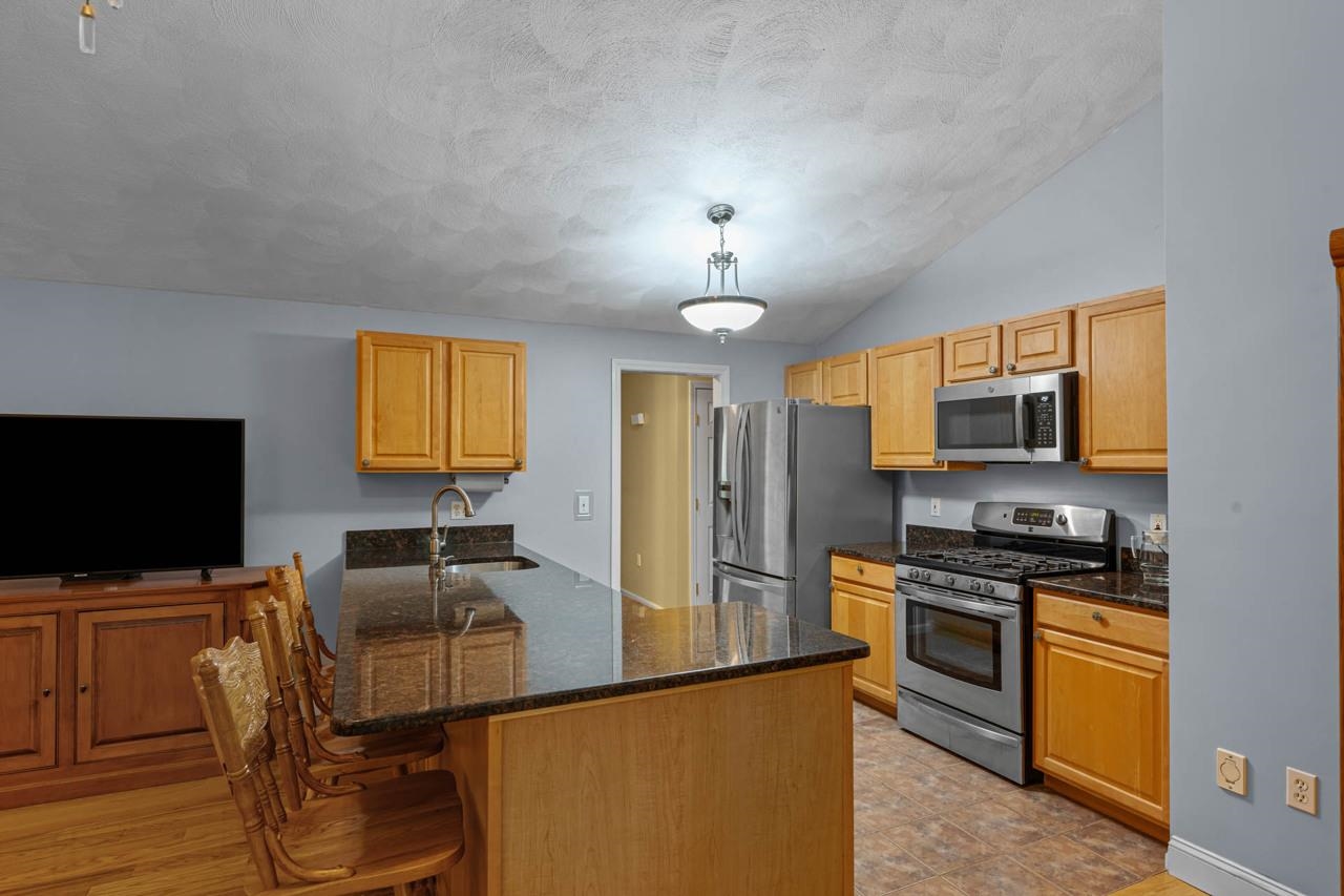 1 Trent Road Hooksett, NH 03106 - Photo 17 of 42