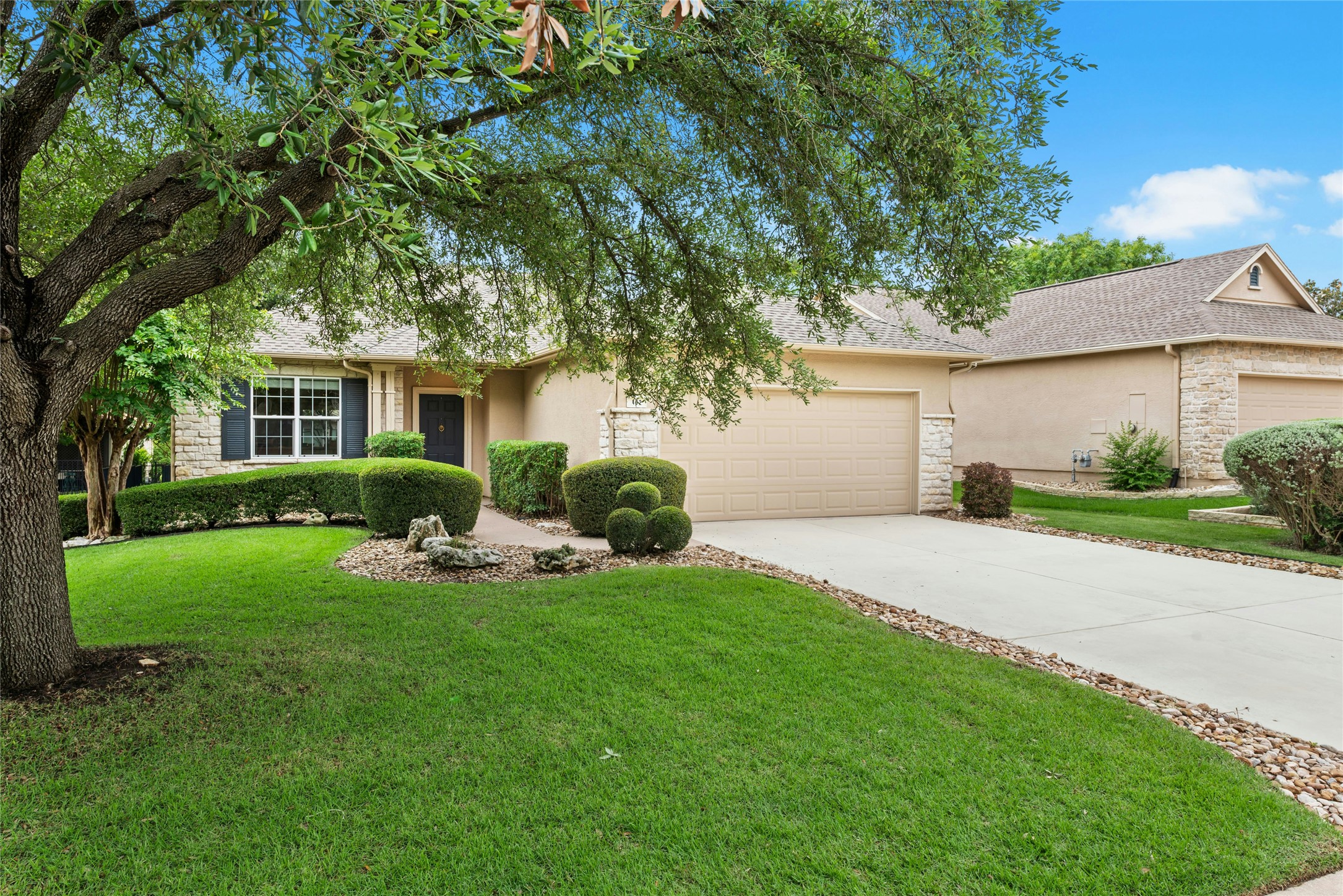 402 Colorado River Road Georgetown, TX 78633 - Photo 1 of 32 Front Yard