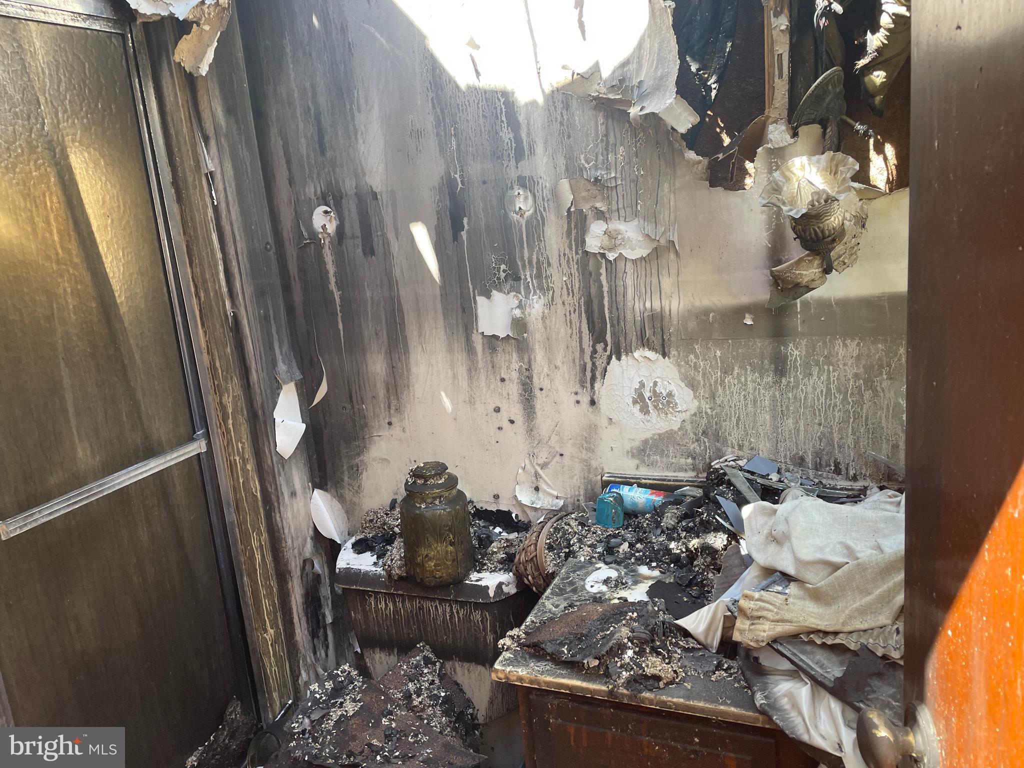 5576 Snow Mountain Road Broad Run, VA 20137 - Photo 14 of 20 Primary Bedroom Bath