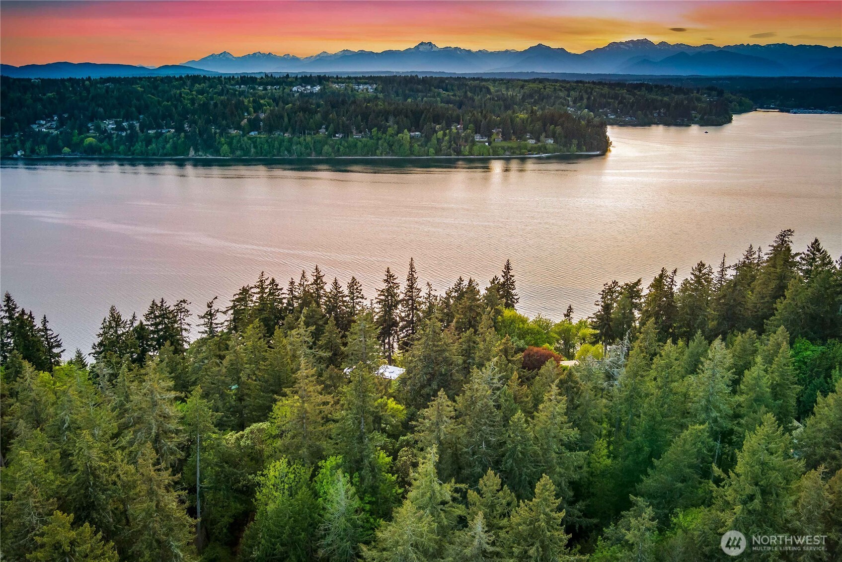 7809 Hansen Road Northeast Bainbridge Island, WA 98110 - Photo 20 of 21 Gallery Image 20