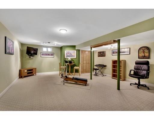 19 Rowe Hill Road Stoneham, MA 02180 - Photo 18 of 22 Gallery Image 18