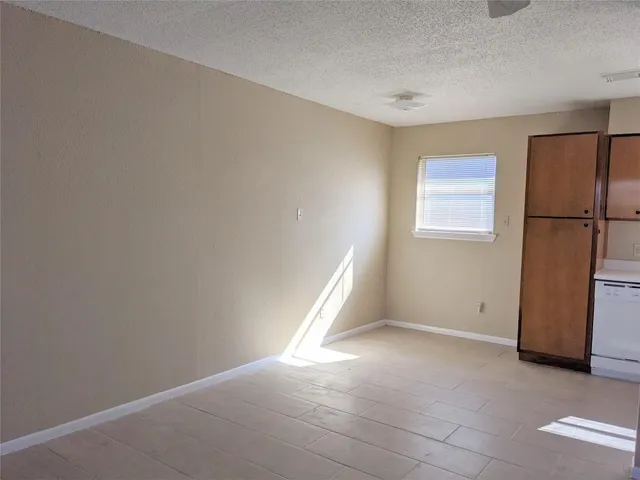 $1,195 | 915 Alexander Street, Unit 3, Houston, TX 77008