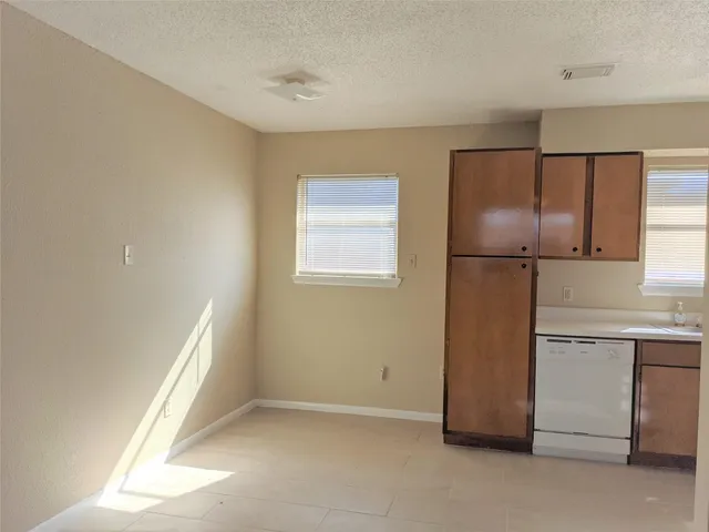 $1,195 | 915 Alexander Street, Unit 3, Houston, TX 77008