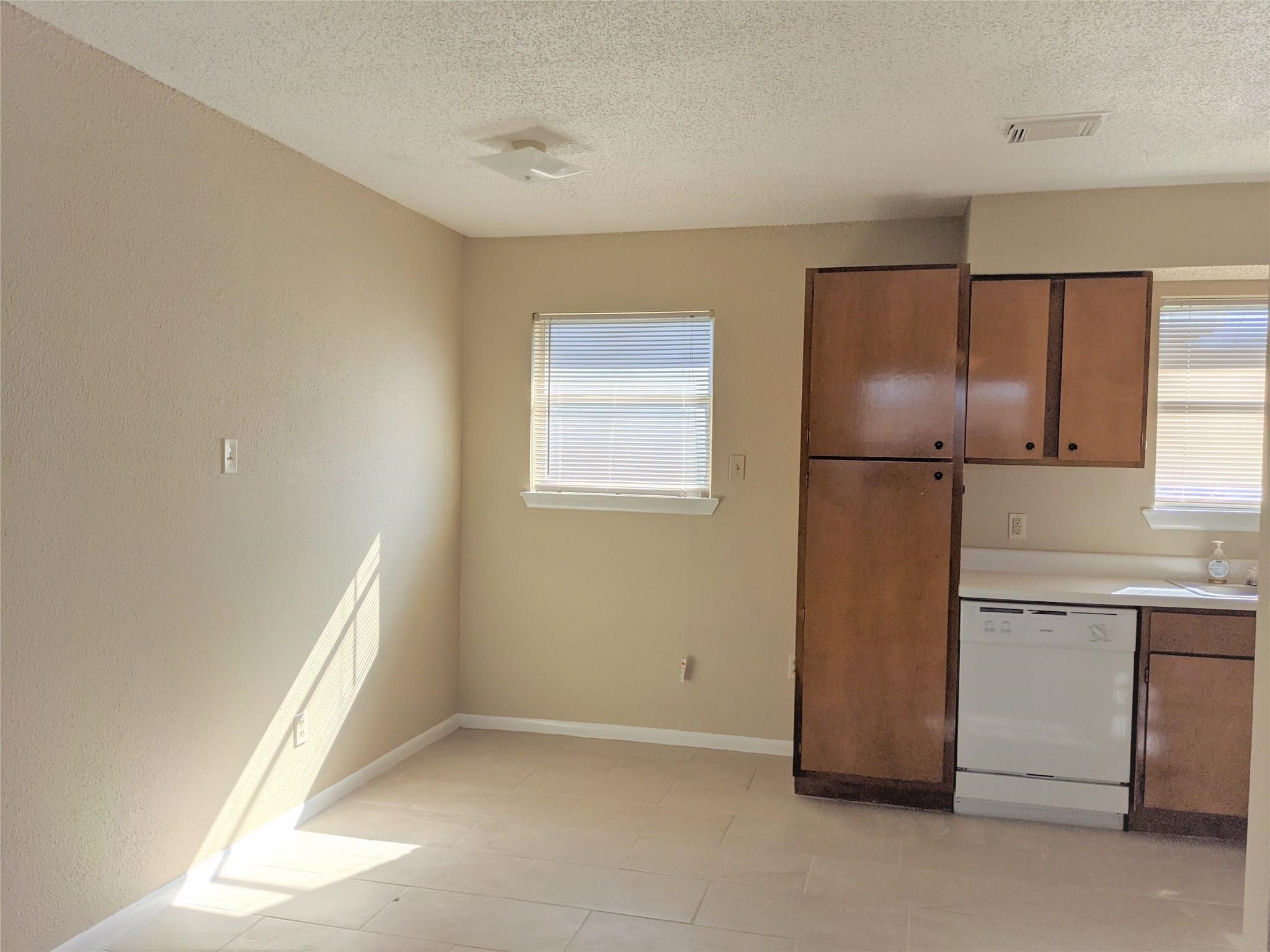 915 Alexander Street, Unit 3 Houston, TX 77008 - Photo 7 of 19