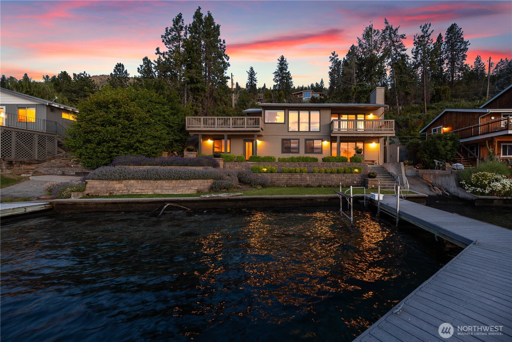 3150 South Lakeshore Road Chelan, WA 98816 - Photo 3 of 36