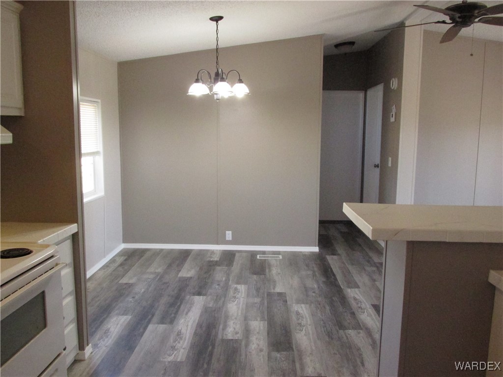 663 Colorado Road Golden Valley, AZ 86413 - Photo 21 of 63 Dining Area