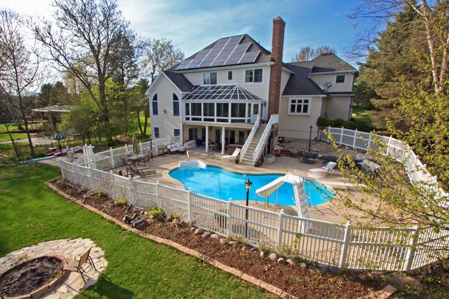 W5293 Pebble Beach Drive, La Grange, WI 53121