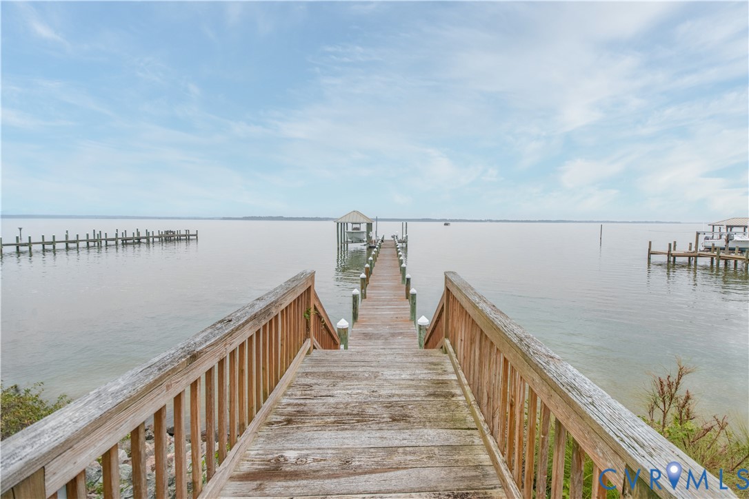 463 Rockingham Road Dunnsville, VA 22454 - Photo 7 of 47 pier walkway