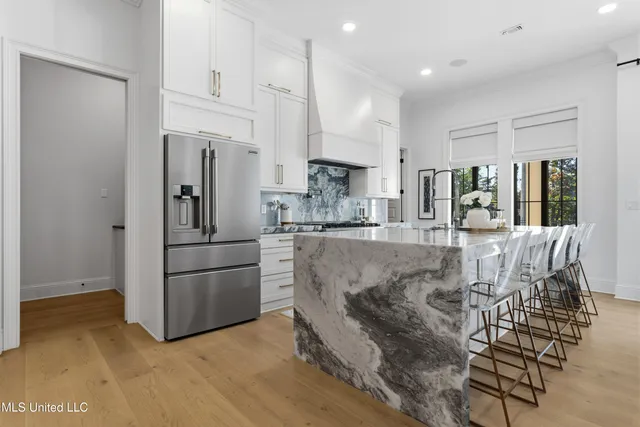 $950,000 | 699 Savannah Estates Boulevard, Biloxi, MS 39532