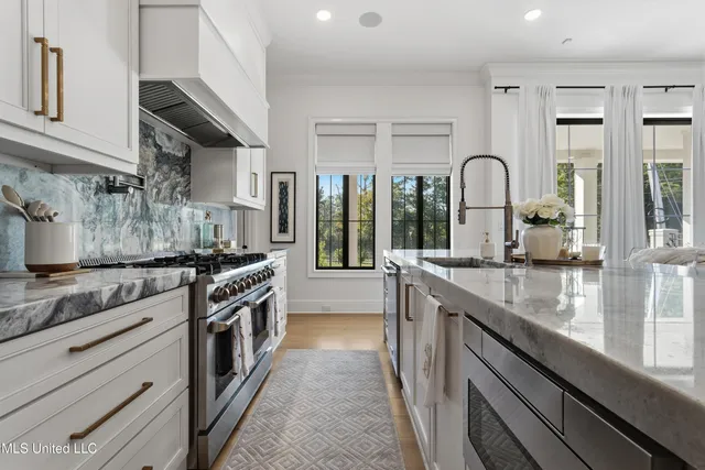 $950,000 | 699 Savannah Estates Boulevard, Biloxi, MS 39532