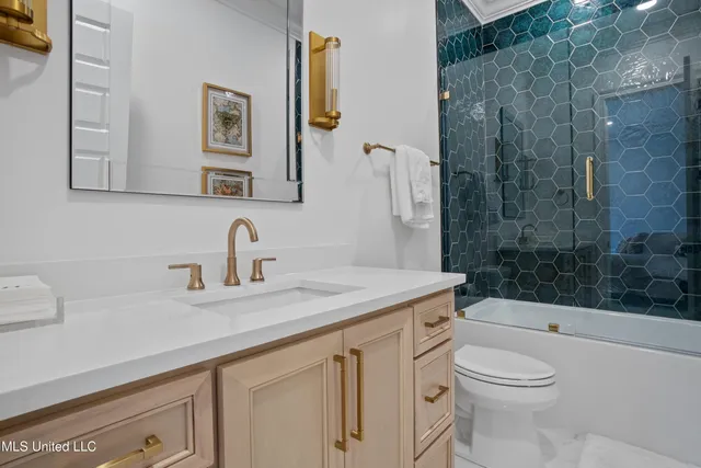 $950,000 | 699 Savannah Estates Boulevard, Biloxi, MS 39532