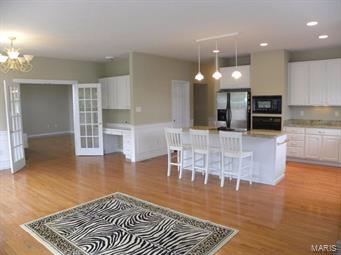 909 Kiefer Ridge Drive Ballwin, MO 63021 - Photo 3 of 22 Gallery Image 3
