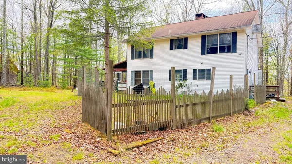 $425,000 | 121 Ledgewood Drive, Hawley, PA 18428
