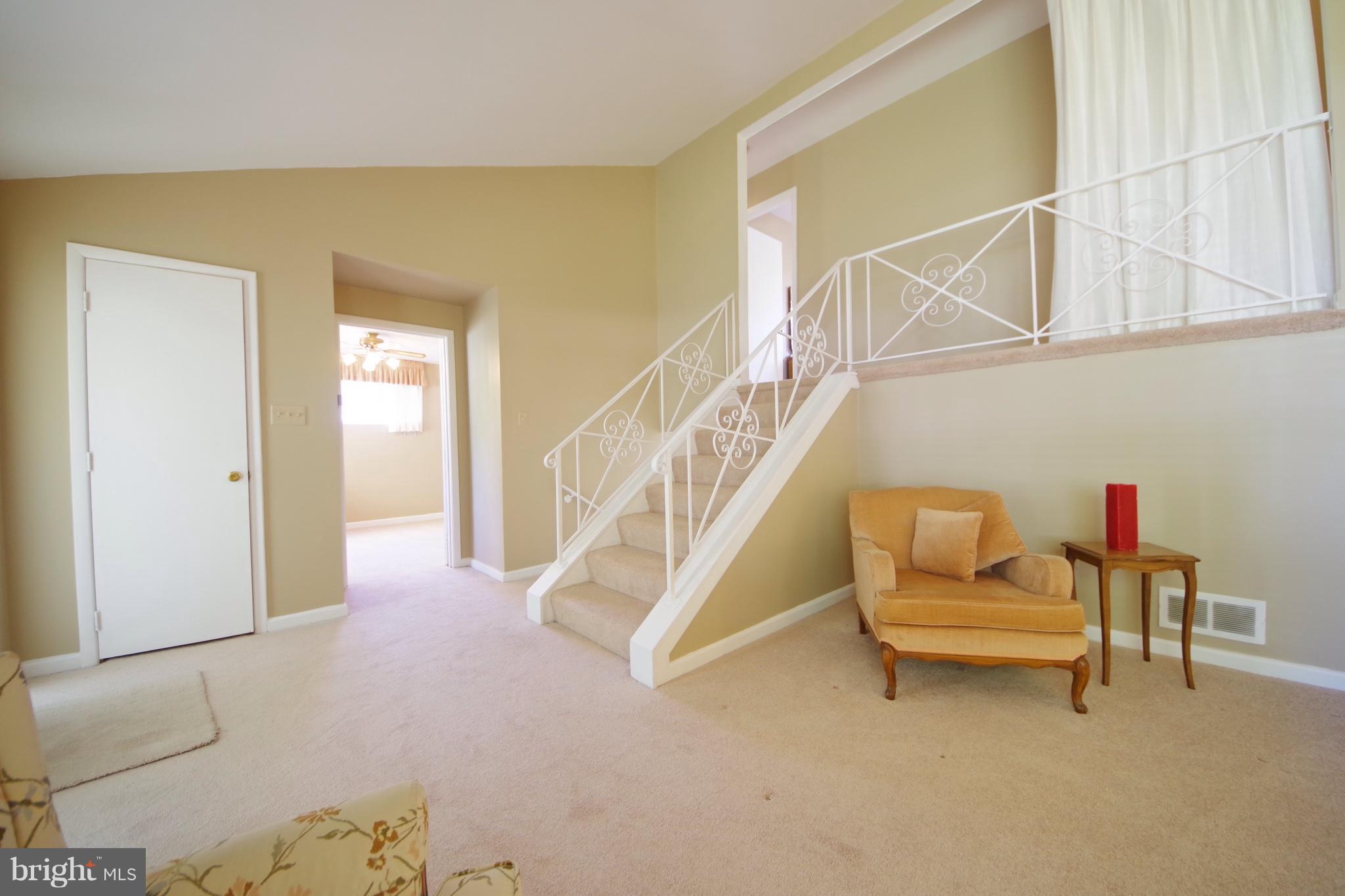 12900 Neola Road Silver Spring, MD 20906 - Photo 11 of 30 Living Room