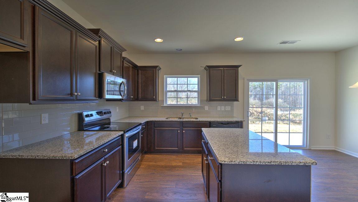 240 Addlestone Circle Fountain Inn, SC 29644 - Photo 10 of 35 Gallery Image 10
