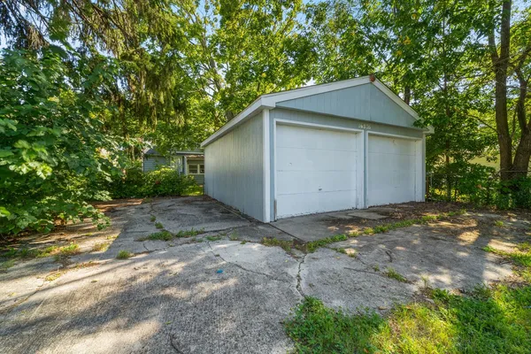 $190,000 | 16876 Head Avenue, Hazel Crest, IL 60429