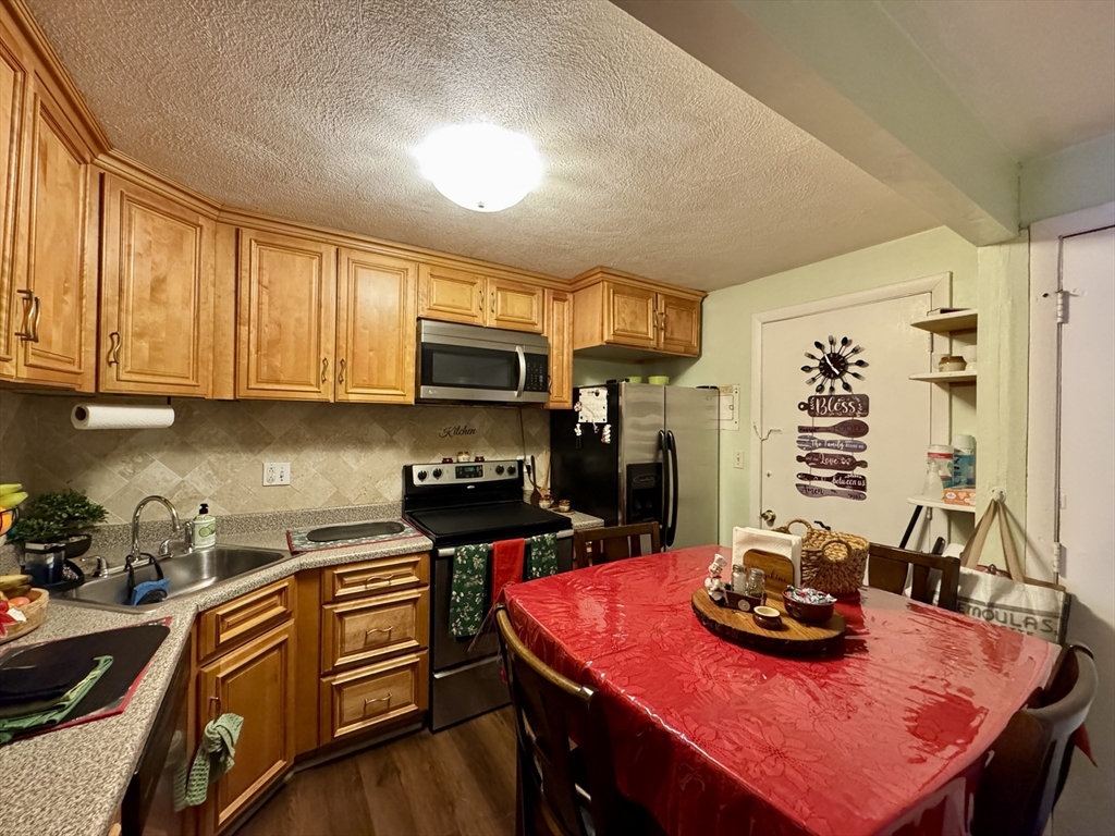 33 Cary Avenue, Unit 11 Chelsea, MA 02150 - Photo 3 of 17