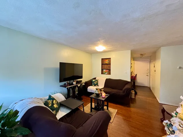 $325,000 | 33 Cary Avenue, Unit 11, Chelsea, MA 02150