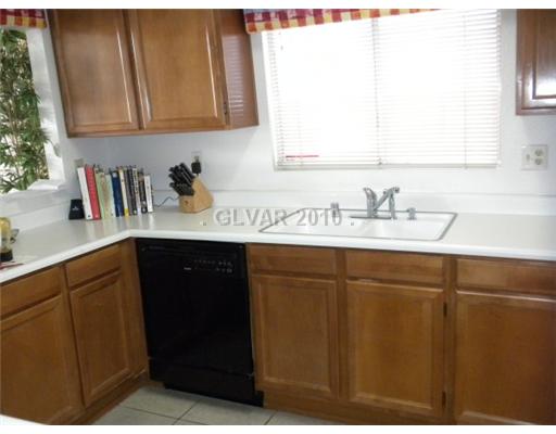 2826 Secret Canyon Road Henderson, NV 89074 - Photo 5 of 10 Kitchen.