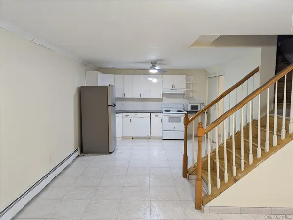 $1,750 | 38 3rd Street, Ronkonkoma, NY 11779