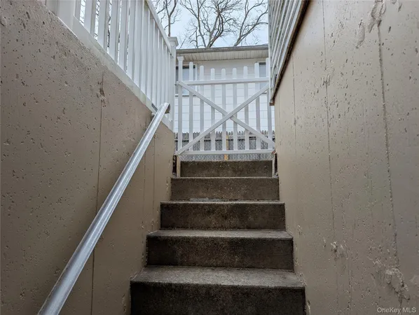 $1,750 | 38 3rd Street, Ronkonkoma, NY 11779