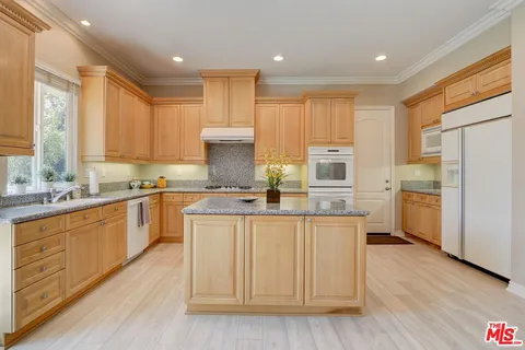 $1,799,999 | 23863 Erin Place, West Hills, CA 91304