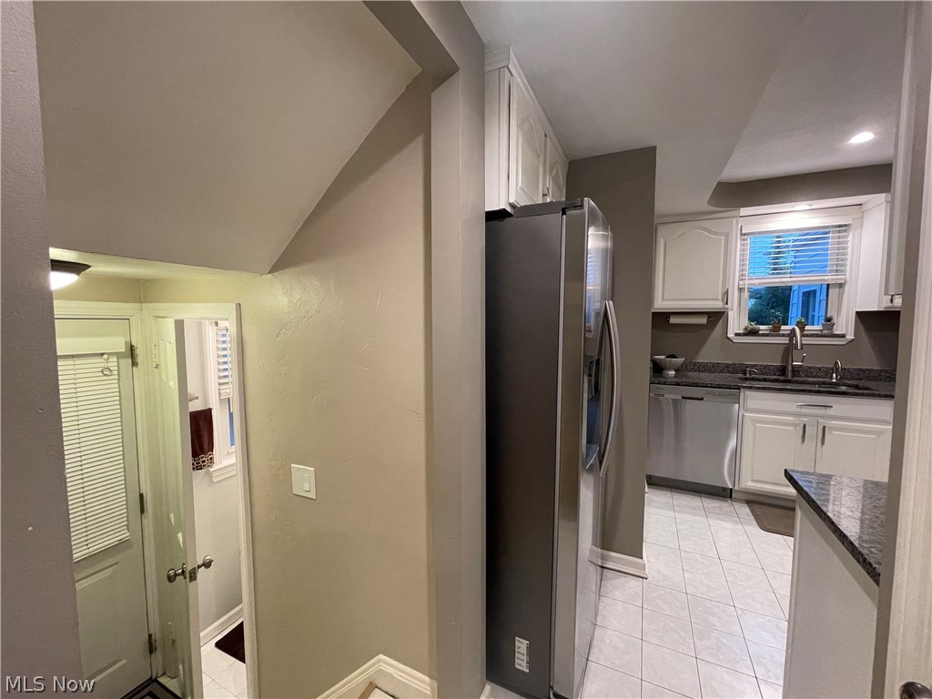 3925 Lansdale Road Cleveland, OH 44118 - Photo 11 of 25 Gallery Image 11